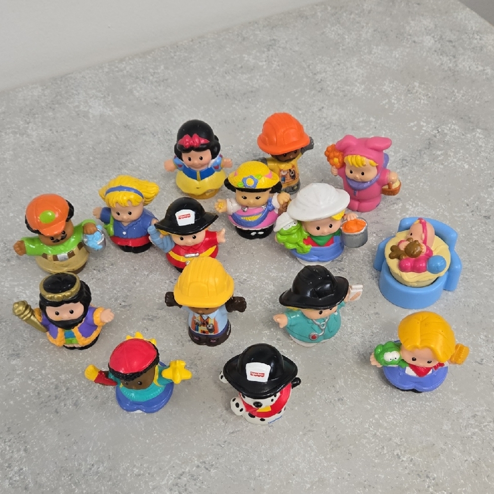 Fisher-Price Little People Assorted Characters - Multi-Color Toy Figures